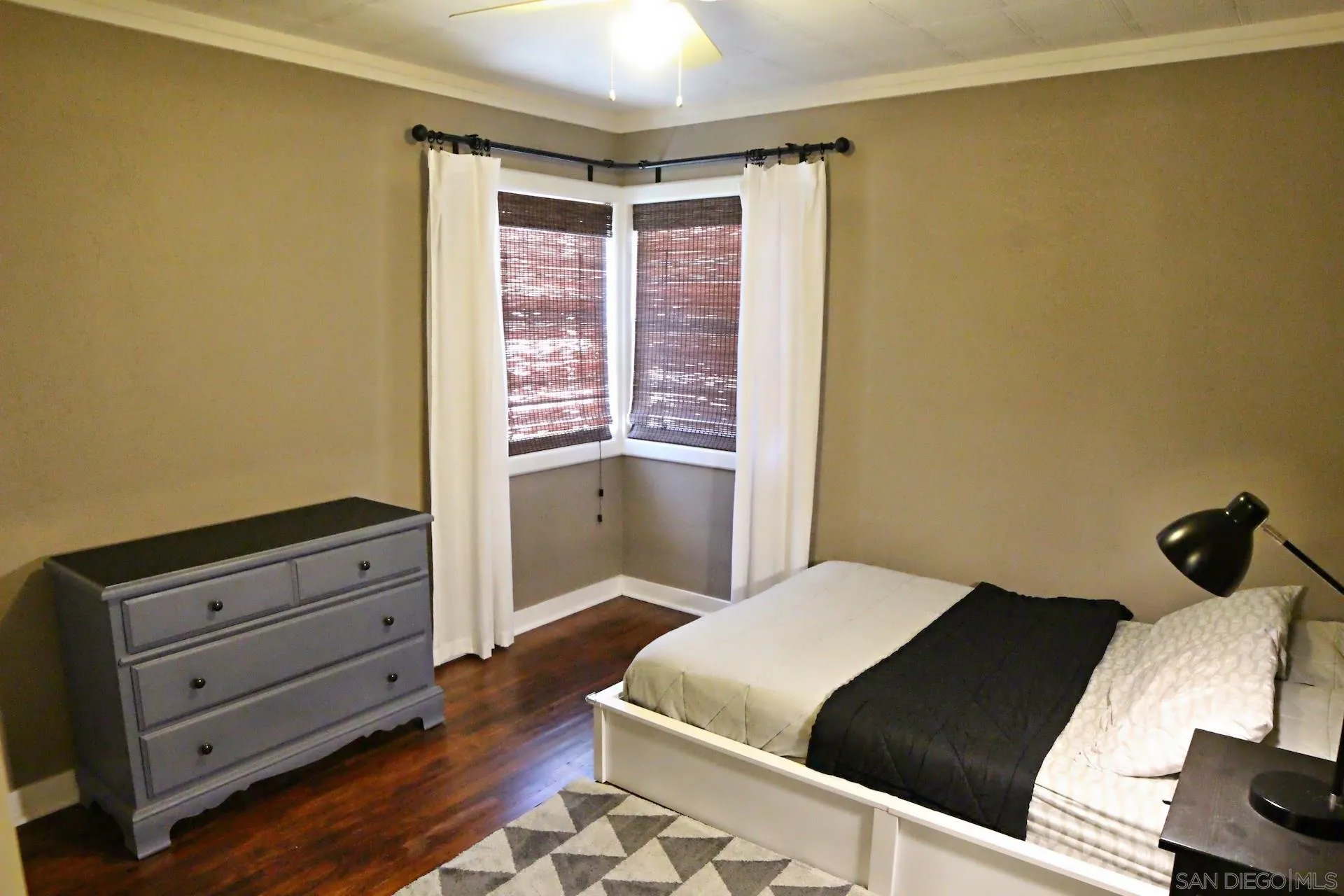 9272 Carthay Circle Spring Valley, CA 91977 - Photo 10 of 27 Gallery Image 10