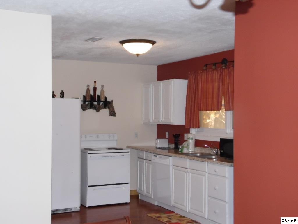 1119 Raintree Road Gatlinburg, TN 37738 - Photo 10 of 34 Gallery Image 10