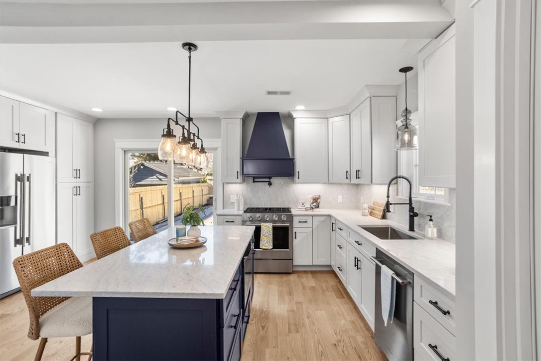 9 Whitwell Place Newport, RI 02840 - Photo 15 of 42