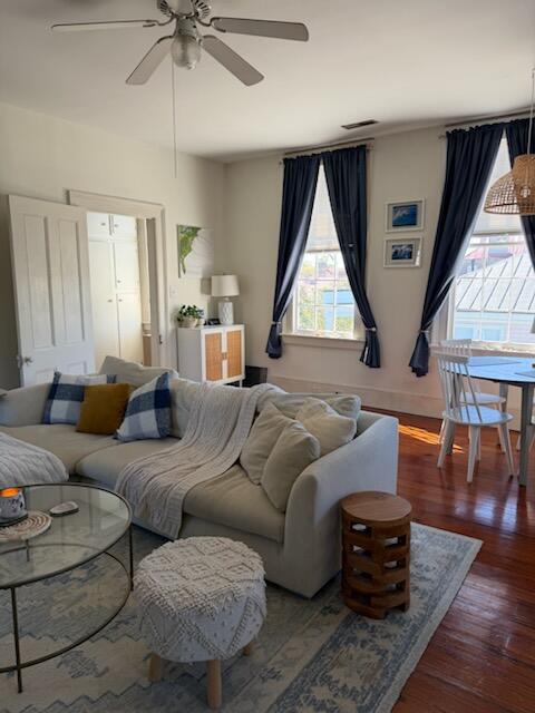 16 Montagu Street, Unit D Charleston, SC 29401 - Photo 3 of 10 16 D Monagu St. (4)