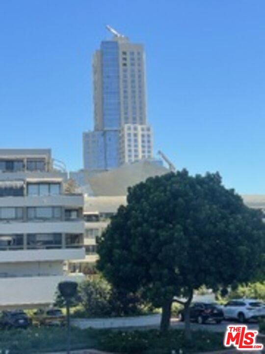 880 West 1st Street, Unit 613 Los Angeles, CA 90012 - Photo 19 of 27 a view of a building