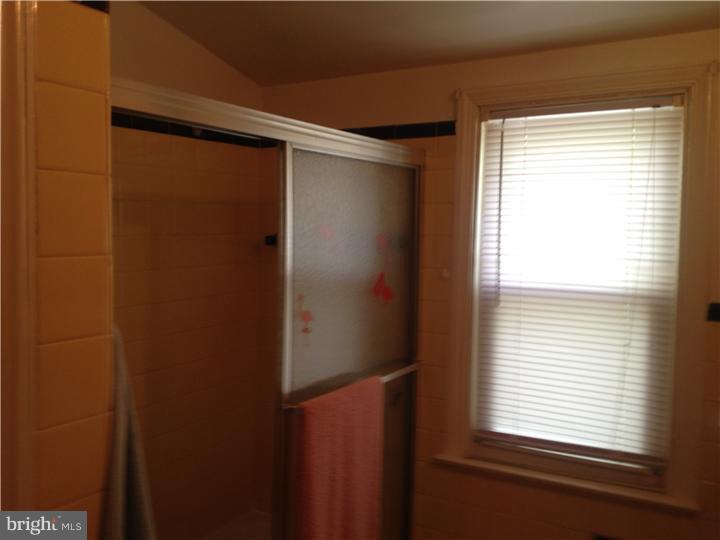 36 South Malin Road Broomall, PA 19008 - Photo 14 of 25 Master Bathroom