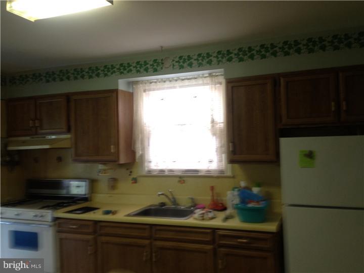 36 South Malin Road Broomall, PA 19008 - Photo 7 of 25 Kitchen
