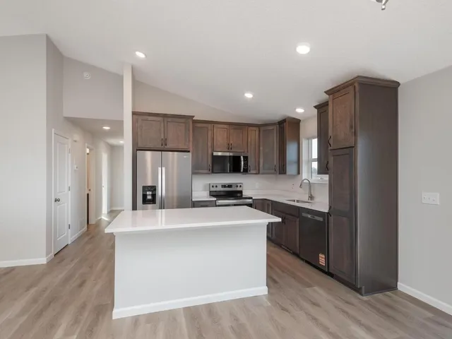 $380,900 | 938 Prestwick Drive, Belle Plaine, MN 56011