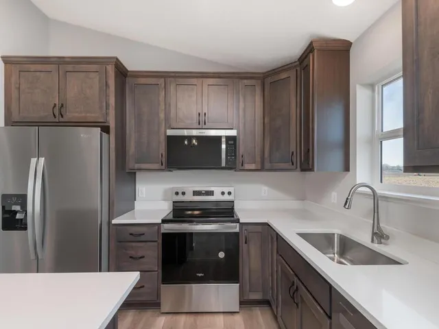 $380,900 | 938 Prestwick Drive, Belle Plaine, MN 56011