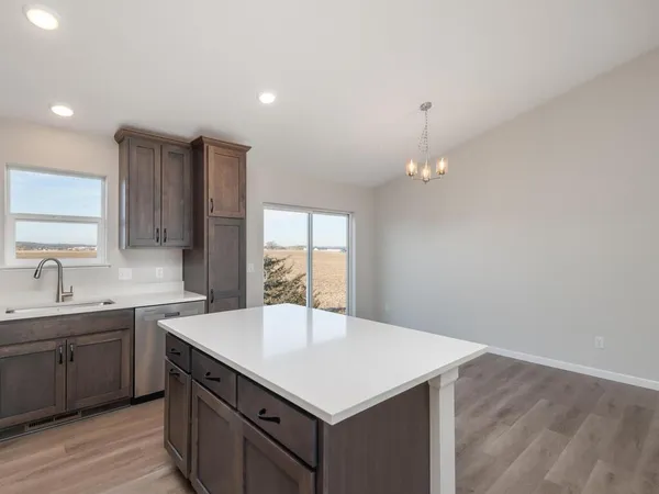 $380,900 | 938 Prestwick Drive, Belle Plaine, MN 56011