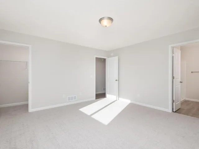 $380,900 | 938 Prestwick Drive, Belle Plaine, MN 56011