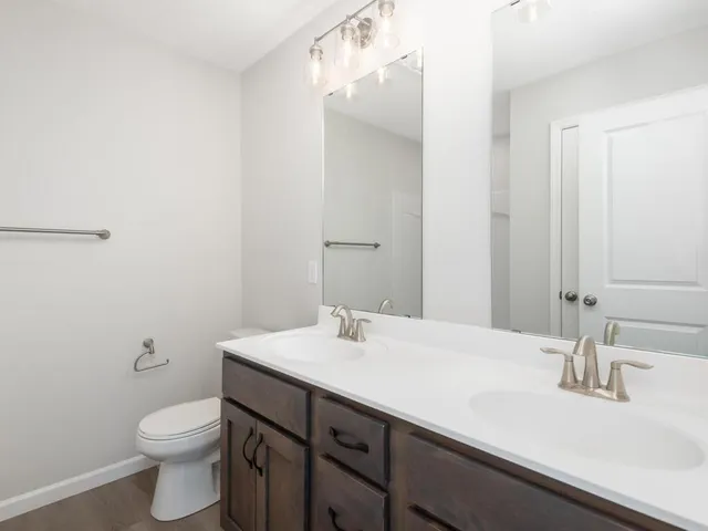 $380,900 | 938 Prestwick Drive, Belle Plaine, MN 56011