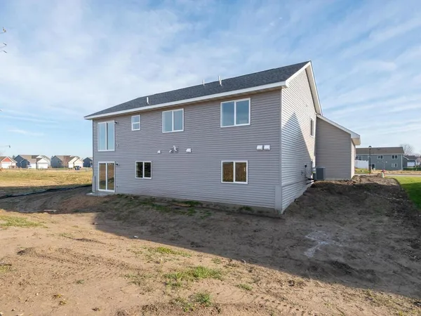 $380,900 | 938 Prestwick Drive, Belle Plaine, MN 56011