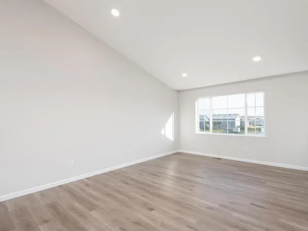 $380,900 | 938 Prestwick Drive, Belle Plaine, MN 56011