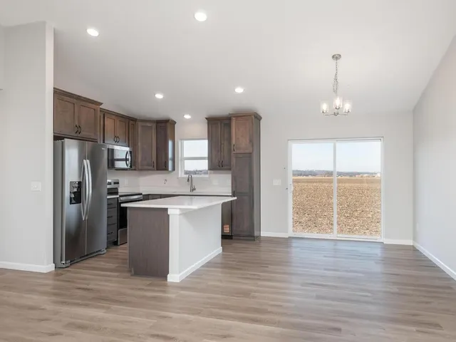 $380,900 | 938 Prestwick Drive, Belle Plaine, MN 56011