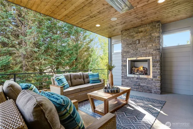 $2,848,000 | 15525 Northeast 60th Street, Redmond, WA 98052