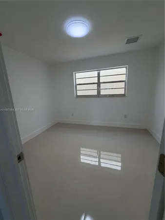 $2,500 | 1550 West 7th Court, Unit 18, Hialeah, FL 33010