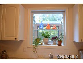 112 Kingsgate Road Asheville, NC 28805 - Photo 14 of 24 Gallery Image 14