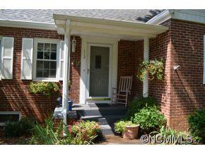112 Kingsgate Road Asheville, NC 28805 - Photo 4 of 24 Gallery Image 4