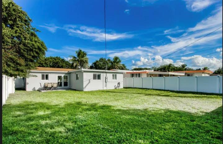 1610 North Park Road Hollywood, FL 33021 - Photo 15 of 18 Photo 15