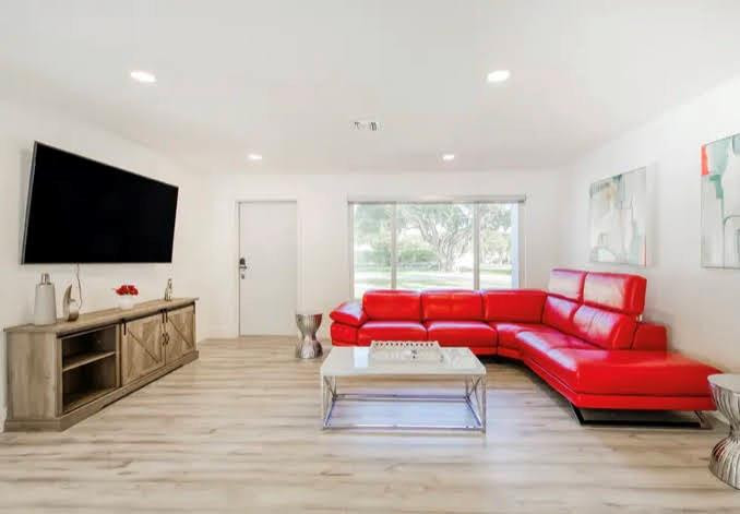 1610 North Park Road Hollywood, FL 33021 - Photo 5 of 18 Photo 5