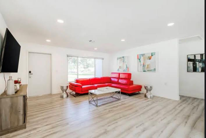 1610 North Park Road Hollywood, FL 33021 - Photo 6 of 18 Photo 6