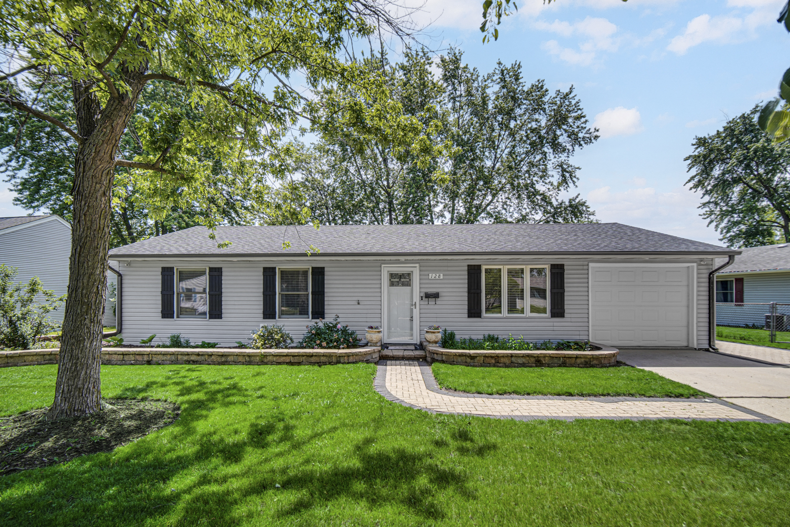 128 Saugatuck Road Montgomery, IL 60538 - Photo 3 of 16