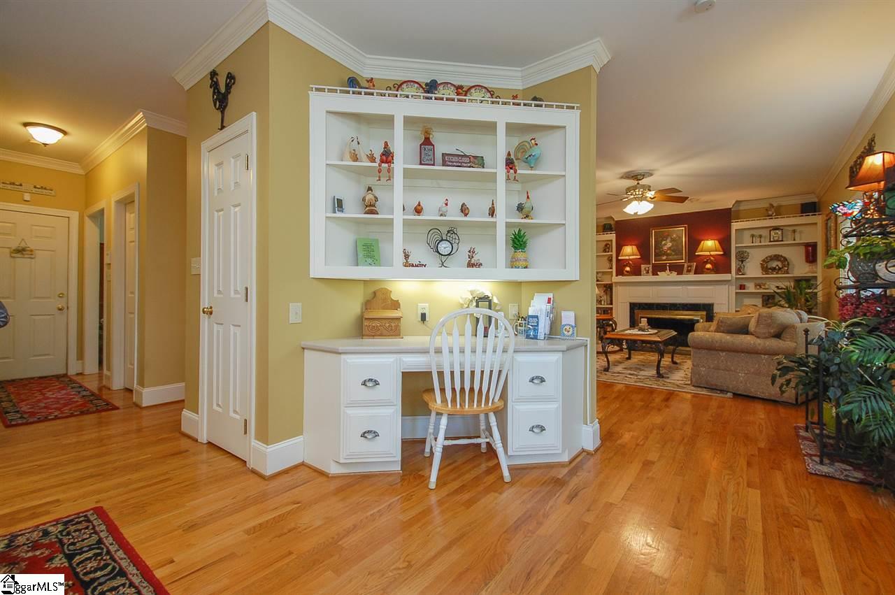 501 Silver Ridge Drive Greer, SC 29651 - Photo 8 of 35