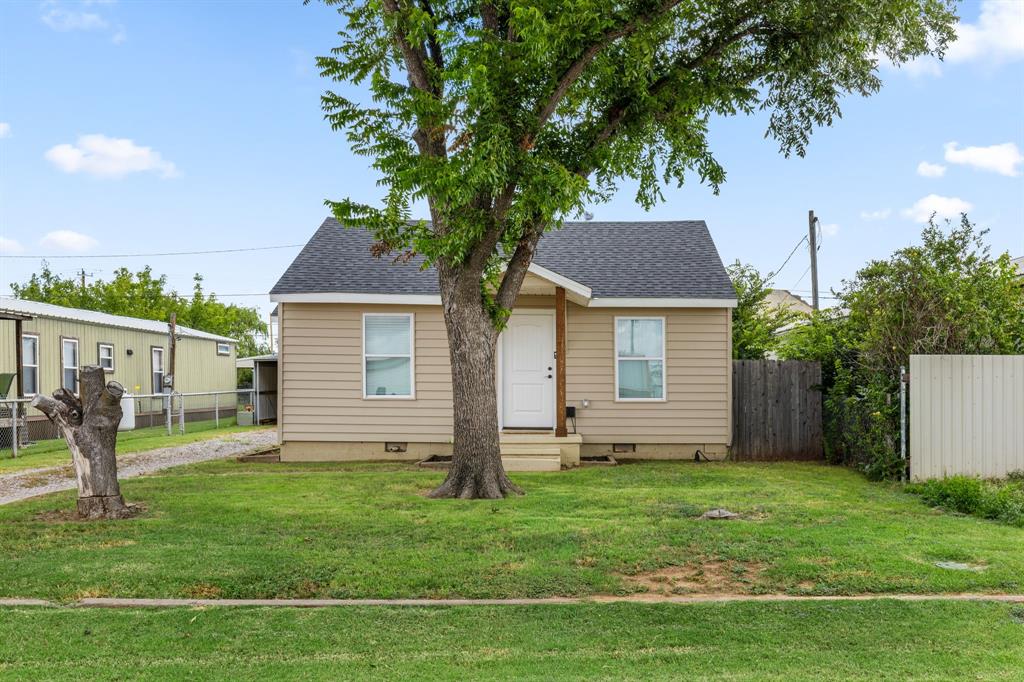 403 South Main Street Holliday, TX 76366 - Photo 2 of 32