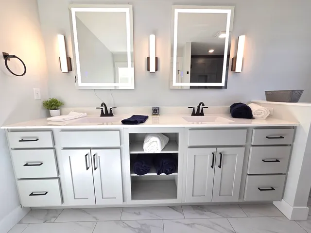 $535,000 | 2203 Corrigan Way, Normal, IL 61761