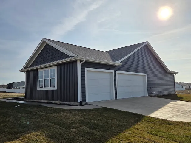 $535,000 | 2203 Corrigan Way, Normal, IL 61761