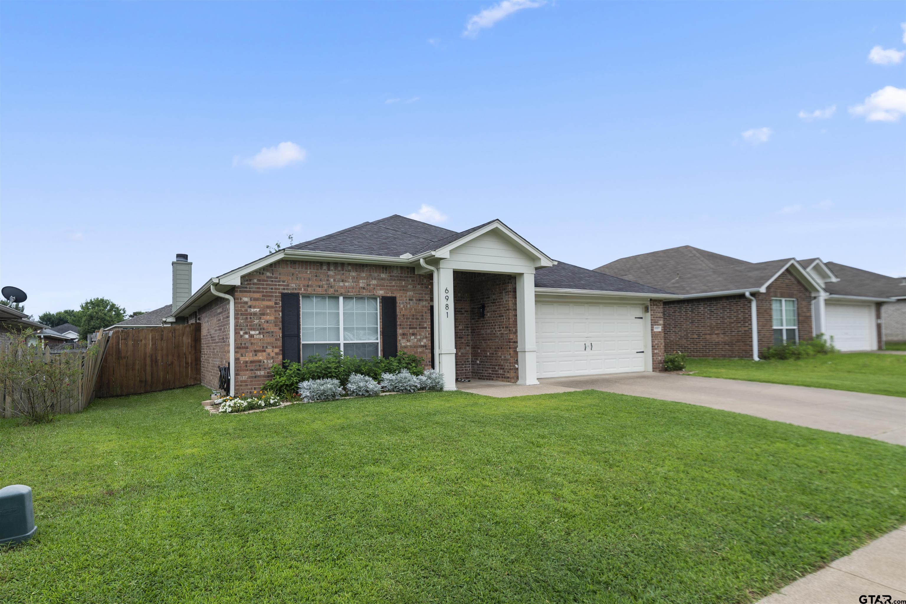 6981 Ranch Hill Drive Flint, TX 75762 - Photo 2 of 36