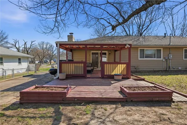 $275,000 | 713 South Sunset Drive, Olathe, KS 66061