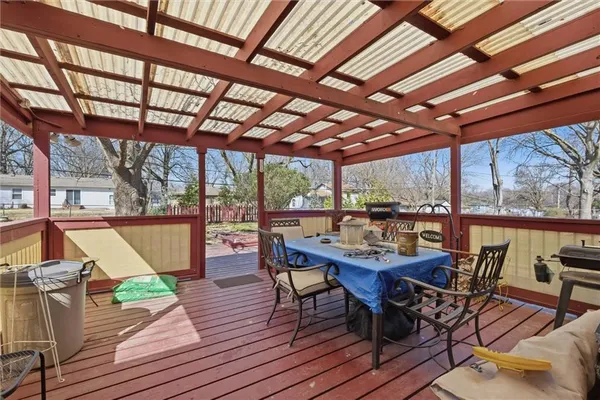 $275,000 | 713 South Sunset Drive, Olathe, KS 66061