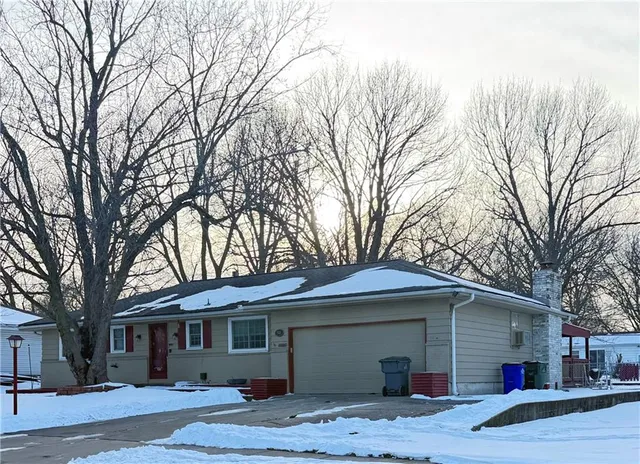 $275,000 | 713 South Sunset Drive, Olathe, KS 66061