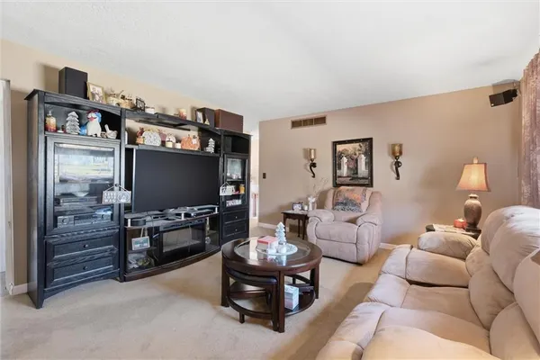 $275,000 | 713 South Sunset Drive, Olathe, KS 66061