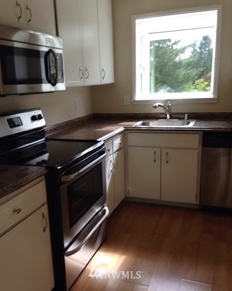 926 205th Place Southeast Bothell, WA 98012 - Photo 3 of 21 Gallery Image 3