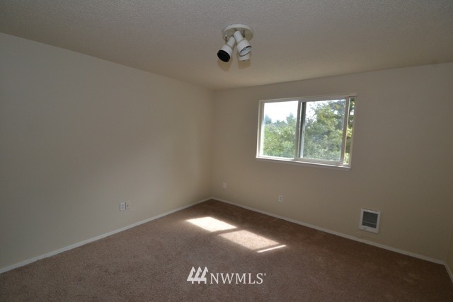 926 205th Place Southeast Bothell, WA 98012 - Photo 6 of 21 Gallery Image 6