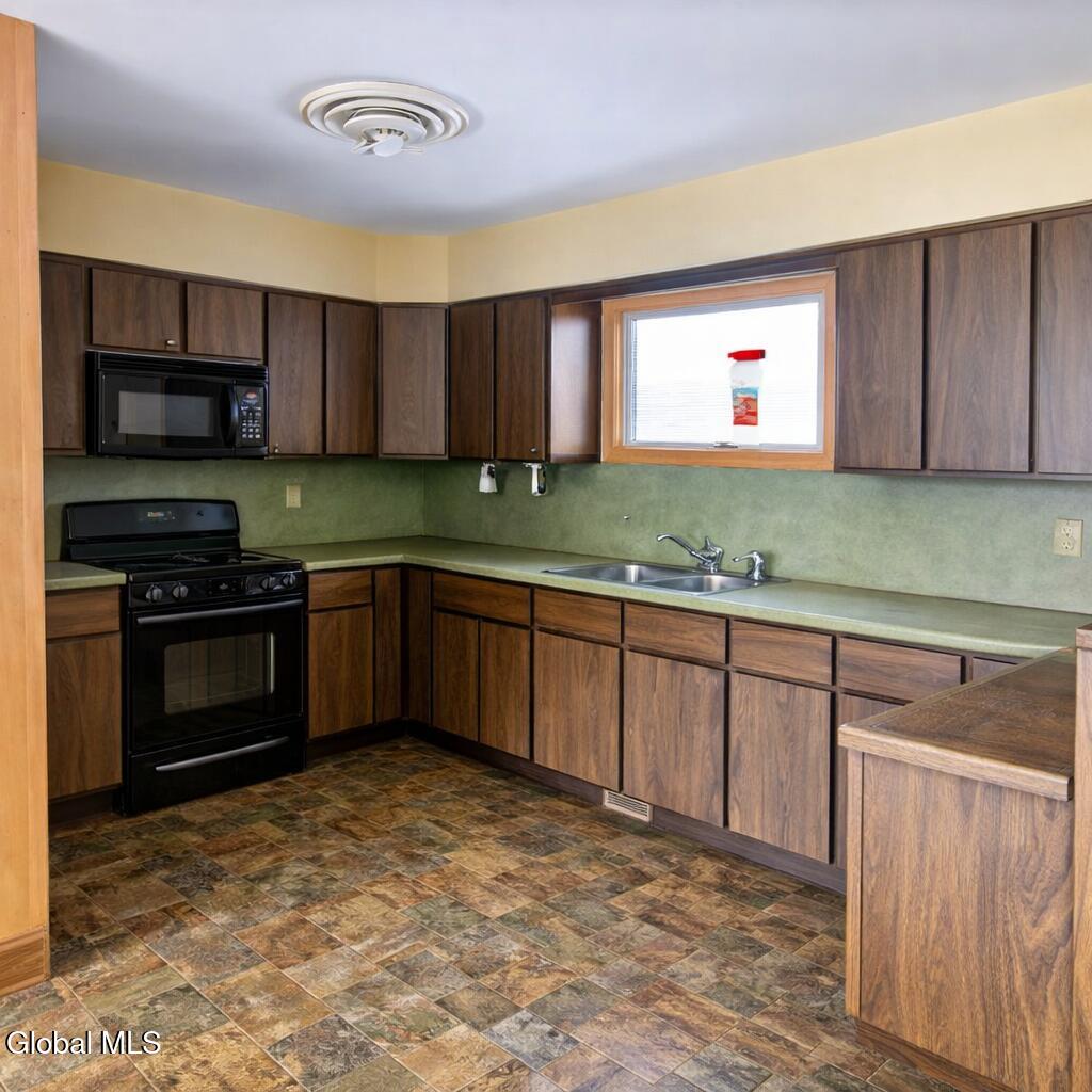 45 Koonz Road Voorheesville, NY 12186 - Photo 5 of 11 ChatGPT Image Feb 7, 2026, 11_50_14 AM