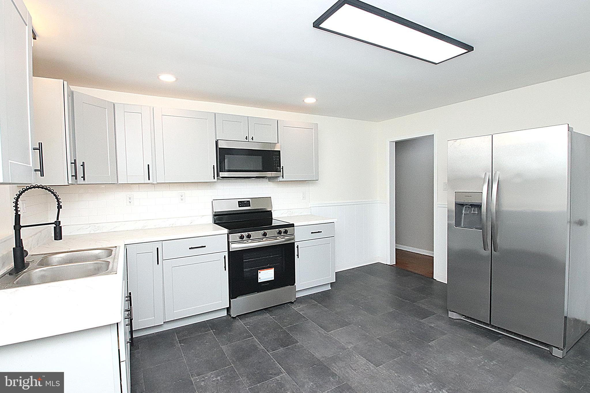 12113 Walnut Point Road Hagerstown, MD 21740 - Photo 8 of 29 Kitchen