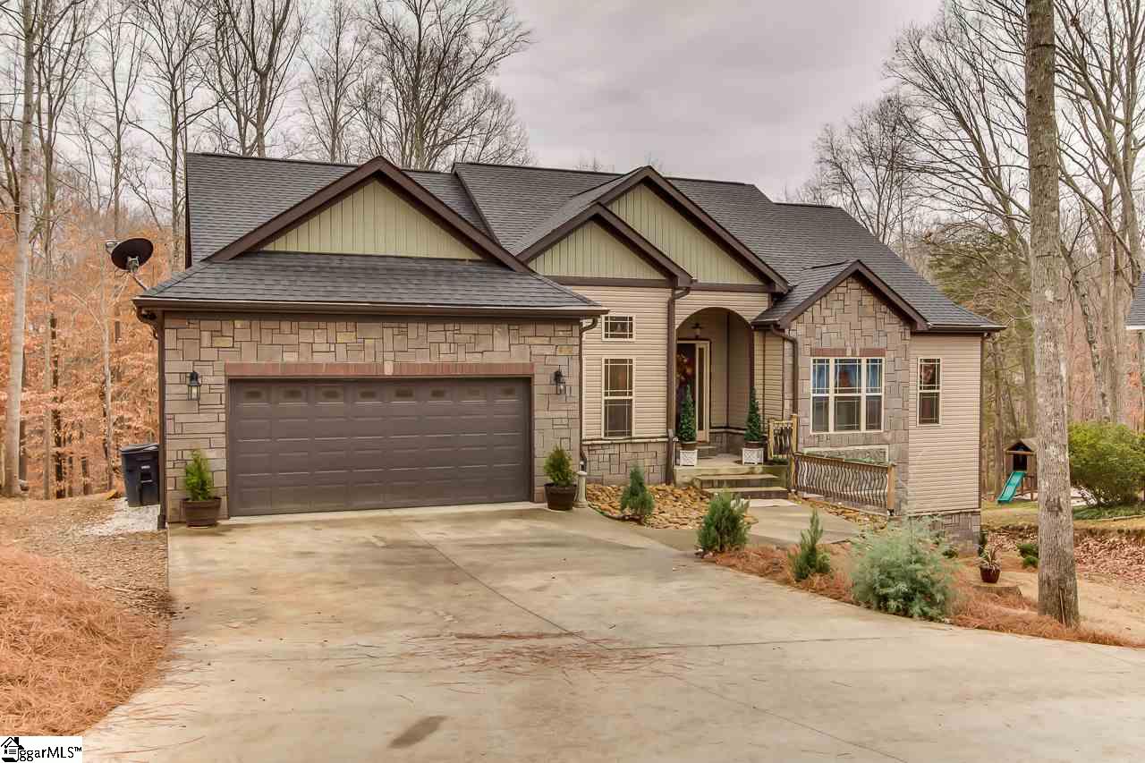 221 Foxhound Road Simpsonville, SC 29680 - Photo 2 of 36 Gallery Image 2