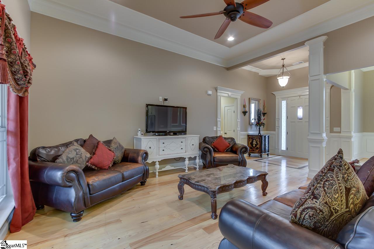 221 Foxhound Road Simpsonville, SC 29680 - Photo 9 of 36 Gallery Image 9
