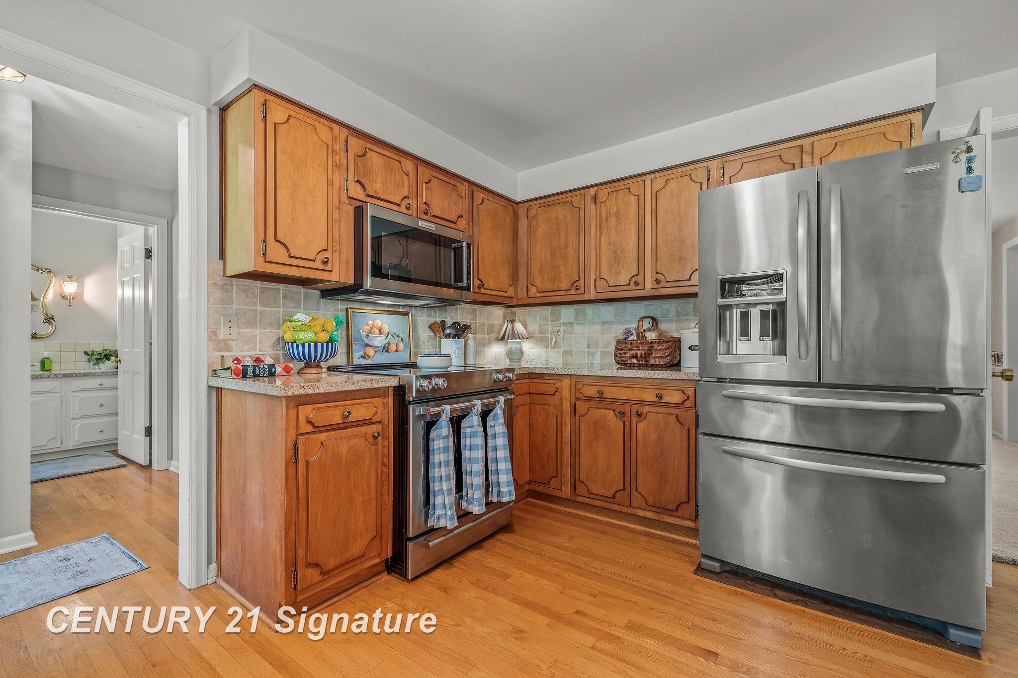 358 Somerset Road Saginaw, MI 48638 - Photo 3 of 46