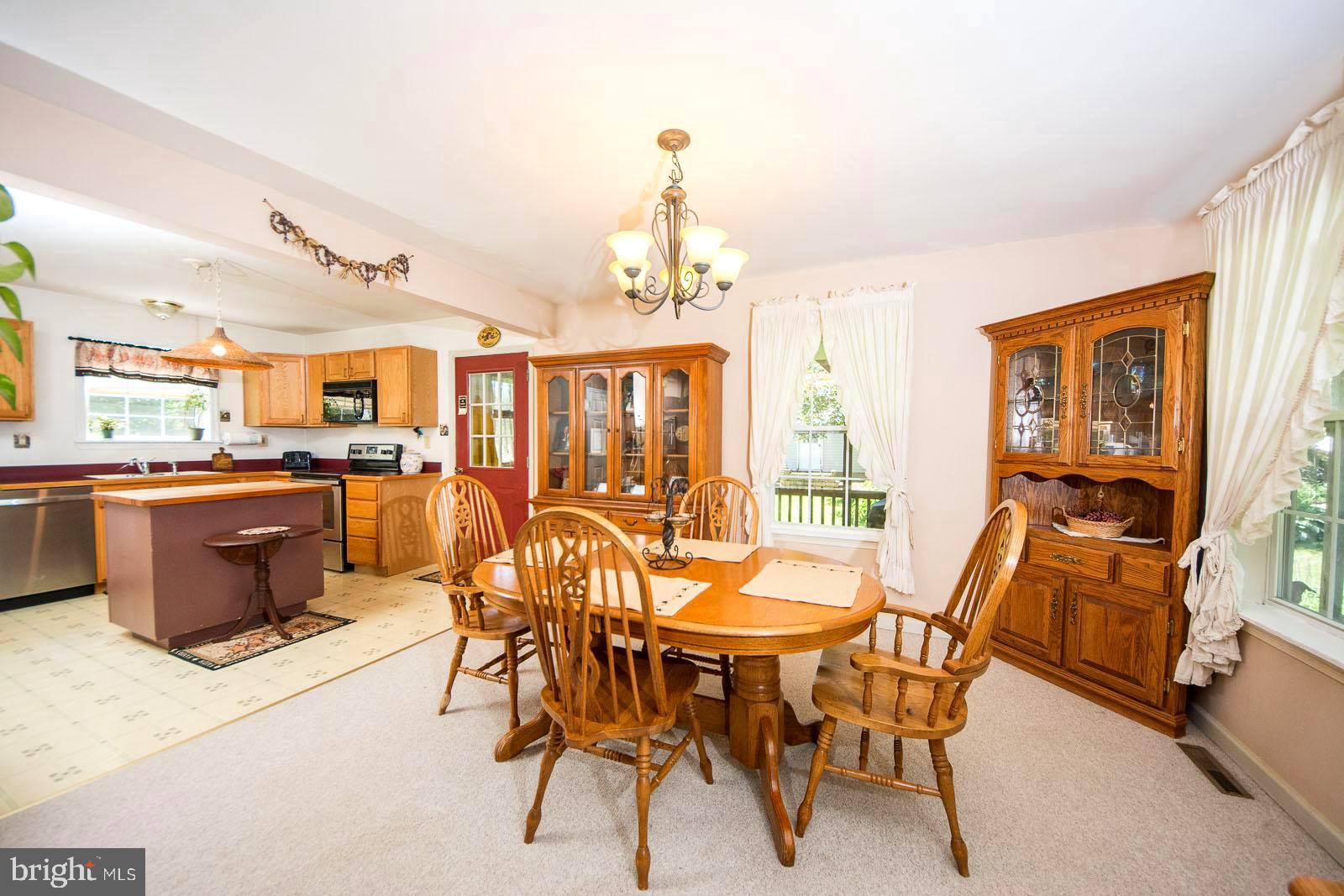 156 Barkley Road Atglen, PA 19310 - Photo 15 of 27 Dining room/kitchen