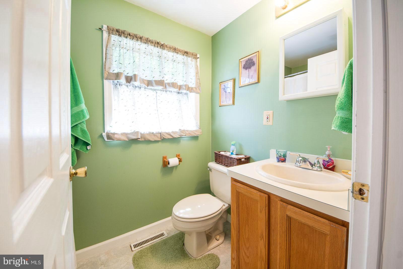 156 Barkley Road Atglen, PA 19310 - Photo 26 of 27 Full Hall Bathroom