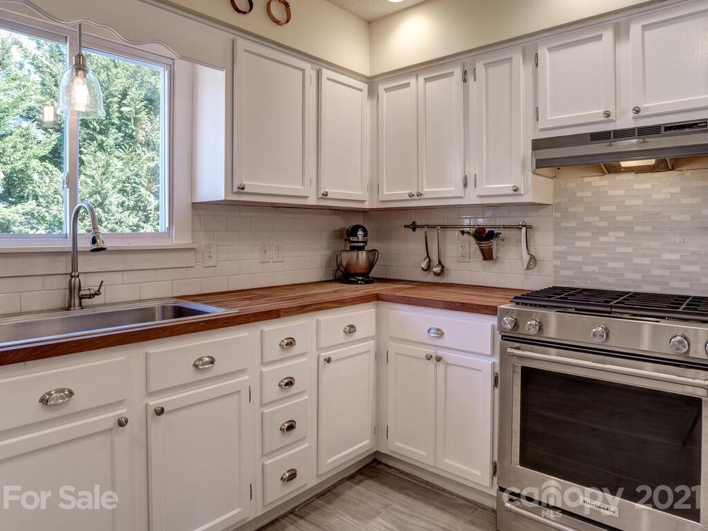 56 Millard Cove Road Leicester, NC 28748 - Photo 11 of 34 Gallery Image 11