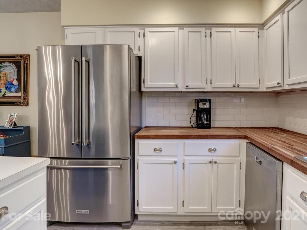 56 Millard Cove Road Leicester, NC 28748 - Photo 12 of 34 Gallery Image 12