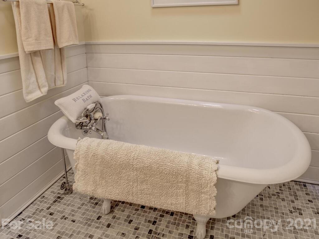 56 Millard Cove Road Leicester, NC 28748 - Photo 18 of 34 Gallery Image 18