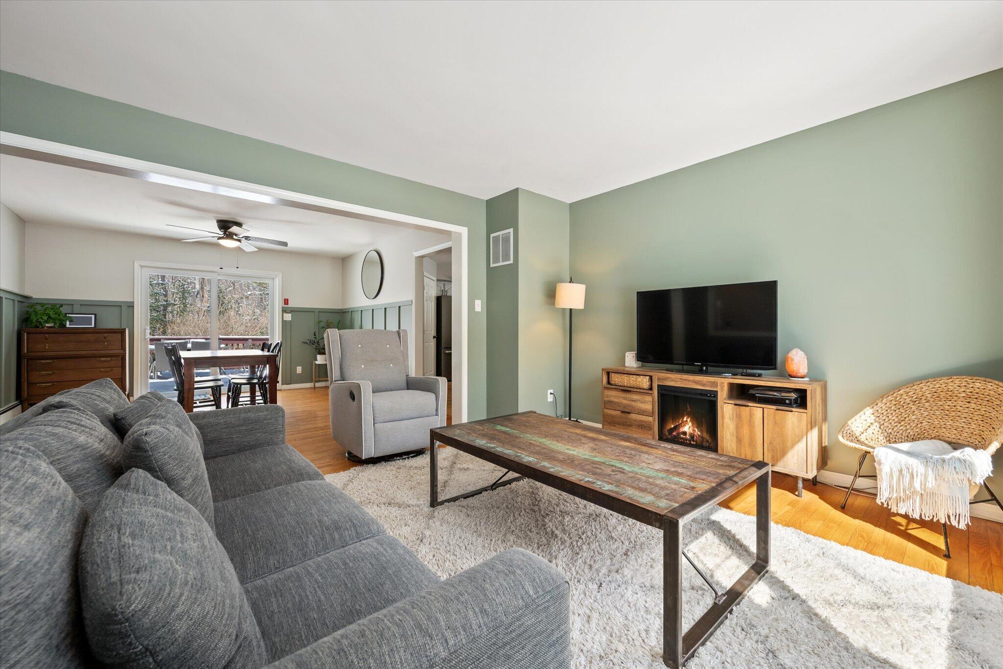 817 Millvale Road Bucksport, ME 04416 - Photo 15 of 47 19-Living Room