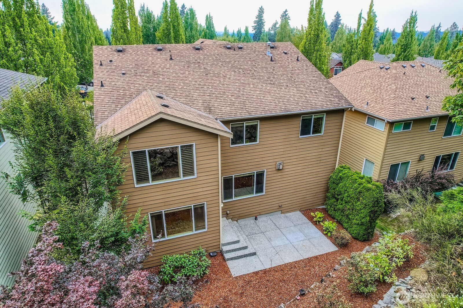16200 Parkside Way Southeast Renton, WA 98058 - Photo 23 of 40 front view of a house with a yard