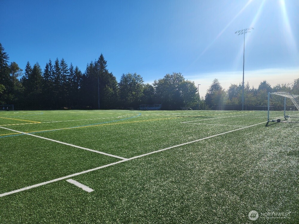 16200 Parkside Way Southeast Renton, WA 98058 - Photo 34 of 40 a view of a tennis court