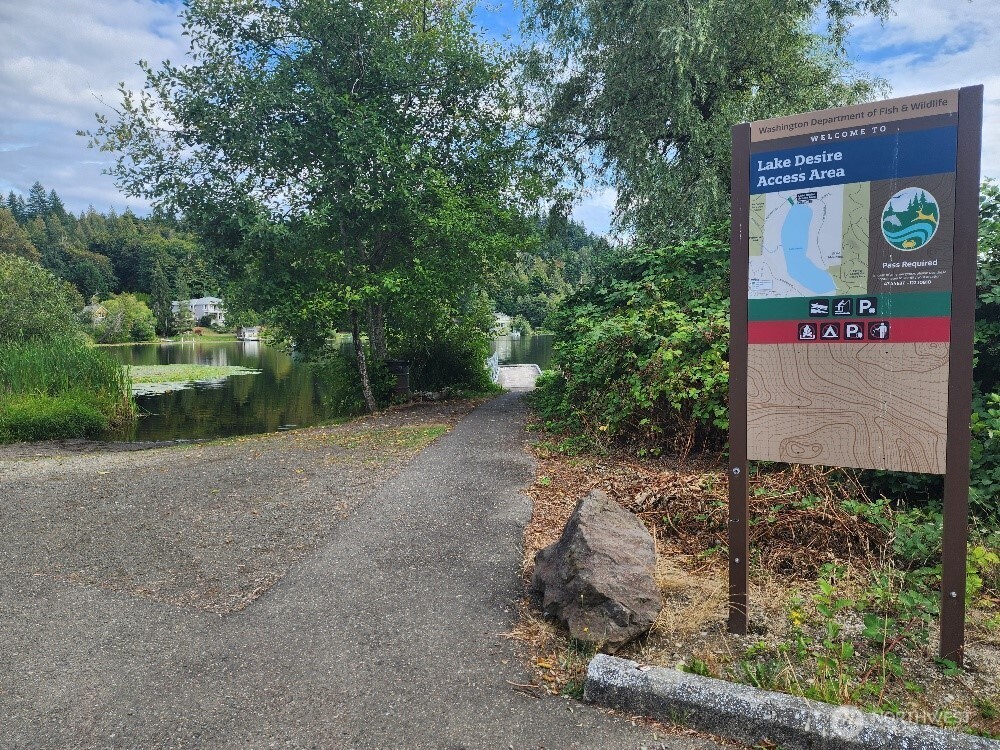 16200 Parkside Way Southeast Renton, WA 98058 - Photo 40 of 40 a sign that is sitting in the middle of a yard