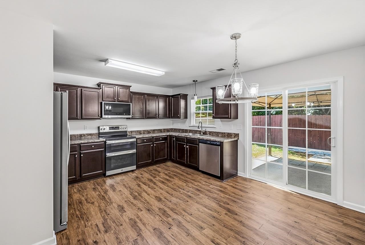 800 Brighton Ridge Court Wellford, SC 29385 - Photo 7 of 31