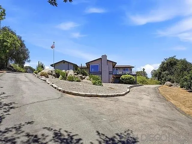 1049 Ranchito Court Alpine, CA 91901 - Photo 42 of 43 Gallery Image 42